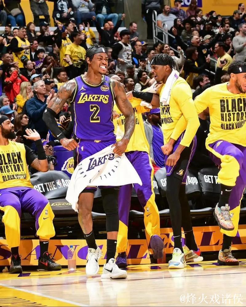 范德比尔特谈轮换调整：全力支持球队决策